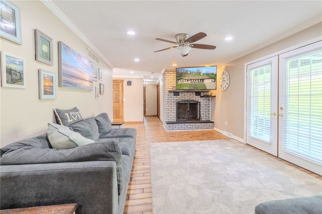 844 Sylvan Ave, N Versailles, PA 15137