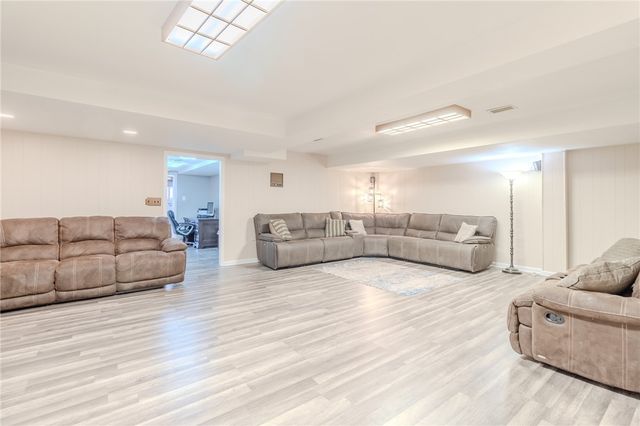 844 Sylvan Ave, N Versailles, PA 15137