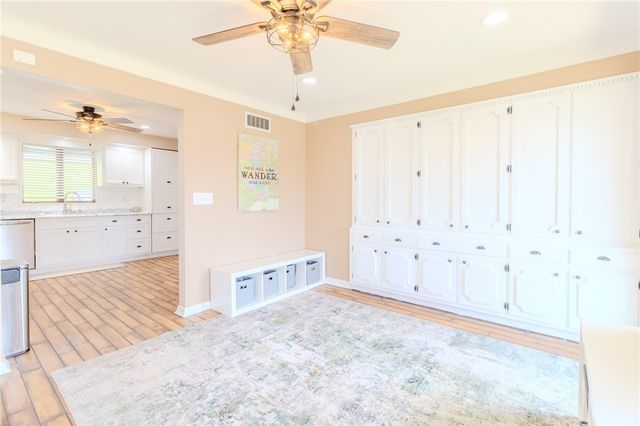 844 Sylvan Ave, N Versailles, PA 15137