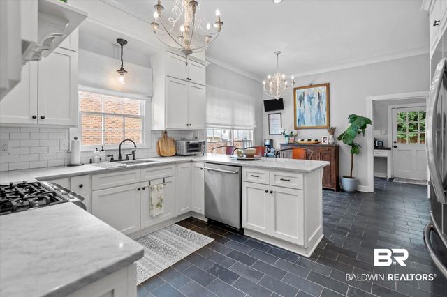229 W Lakewood Drive, Mobile, AL 36608