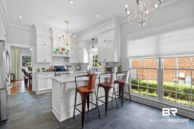 229 W Lakewood Drive, Mobile, AL 36608