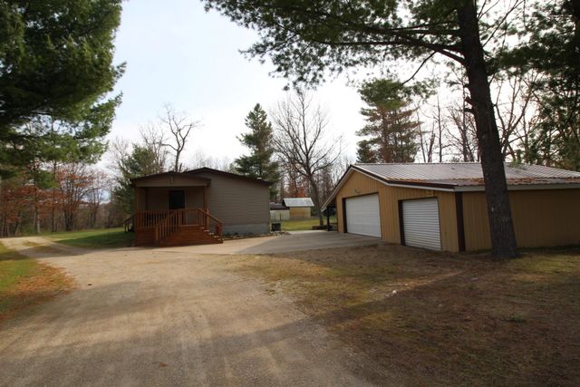 8458 S Broadway, Yates Twp, MI 49642