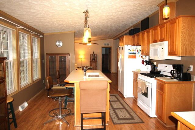 8458 S Broadway, Yates Twp, MI 49642