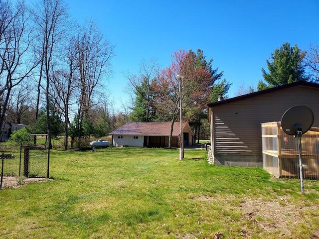 8458 S Broadway, Yates Twp, MI 49642