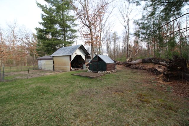 8458 S Broadway, Yates Twp, MI 49642