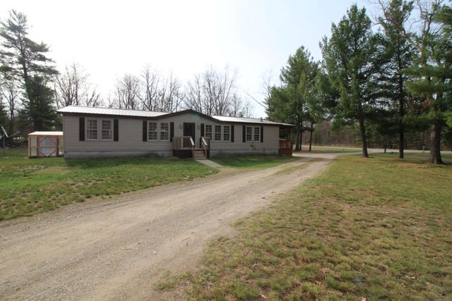 8458 S Broadway, Yates Twp, MI 49642