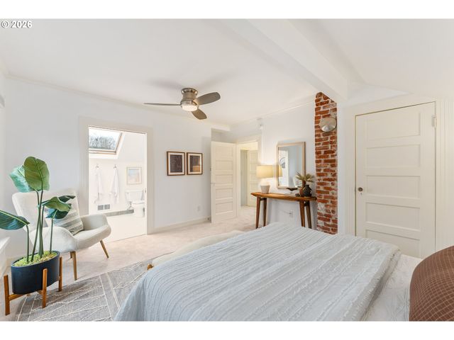 2624 Se KELLY St, Portland, OR 97202