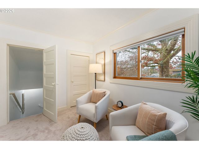 2624 Se KELLY St, Portland, OR 97202