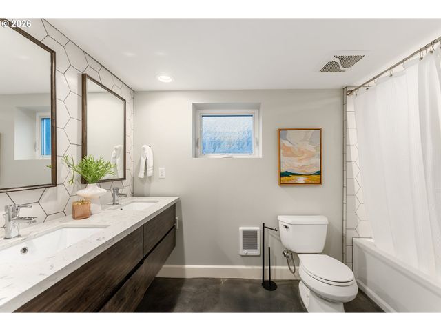 2624 Se KELLY St, Portland, OR 97202