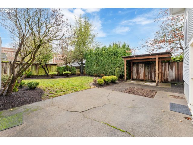 2624 Se KELLY St, Portland, OR 97202