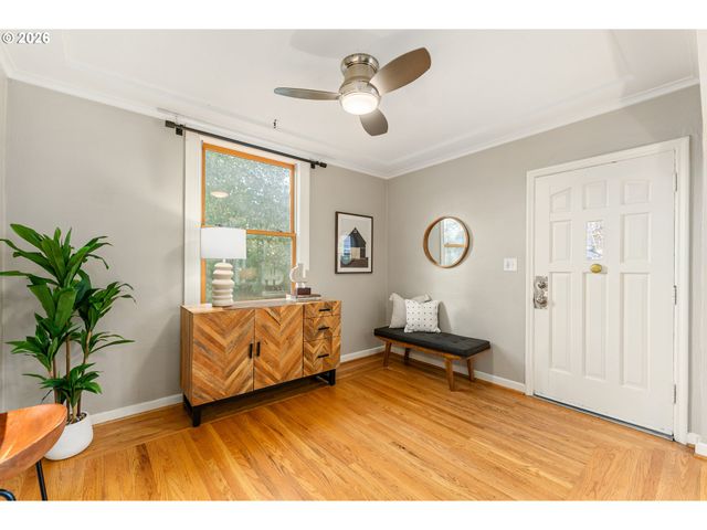 2624 Se KELLY St, Portland, OR 97202