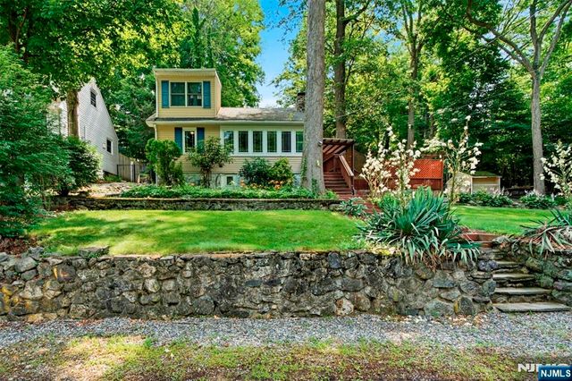 24 Hillside Road, Ringwood, NJ 07456