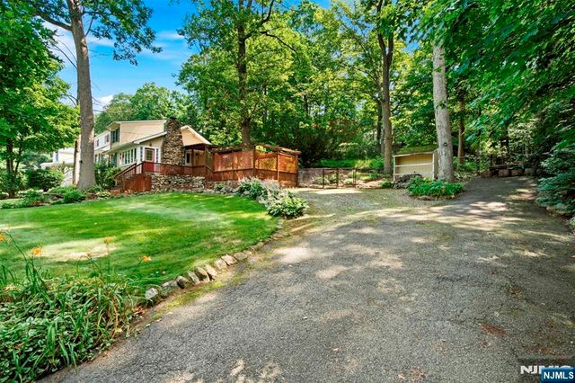 24 Hillside Road, Ringwood, NJ 07456