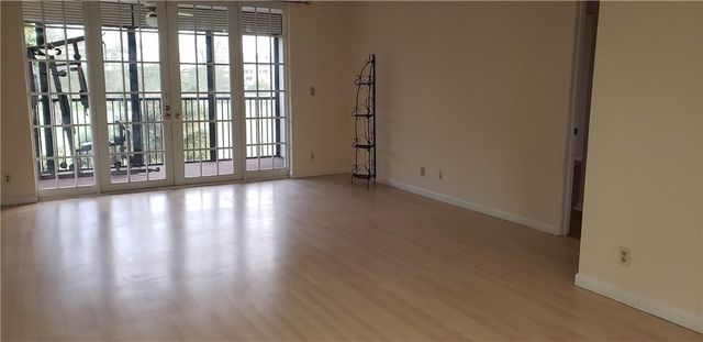 7050 NW 44TH Street 403, Lauderhill, FL 33319