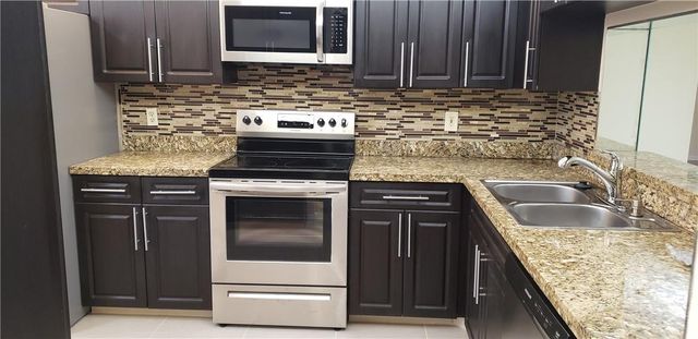 7050 NW 44TH Street 403, Lauderhill, FL 33319