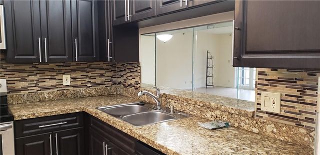 7050 NW 44TH Street 403, Lauderhill, FL 33319