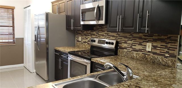 7050 NW 44TH Street 403, Lauderhill, FL 33319