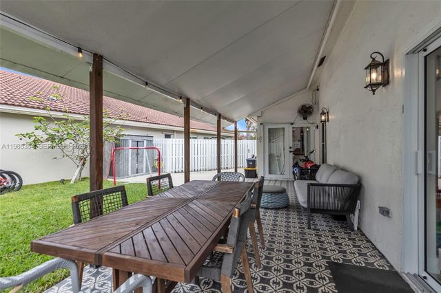 12742 NW 11th Pl, Sunrise, FL 33323