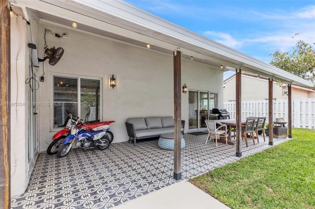 12742 NW 11th Pl, Sunrise, FL 33323