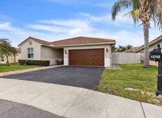 12742 NW 11th Pl, Sunrise, FL 33323