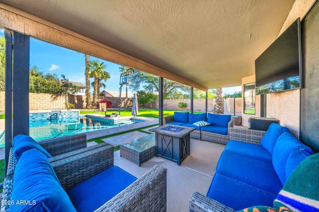 4338 E MEADOW Drive, Phoenix, AZ 85032