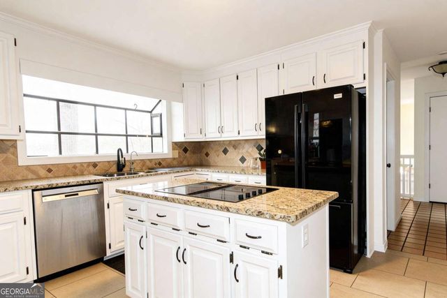 93 Skyland Drive, Roswell, GA 30075