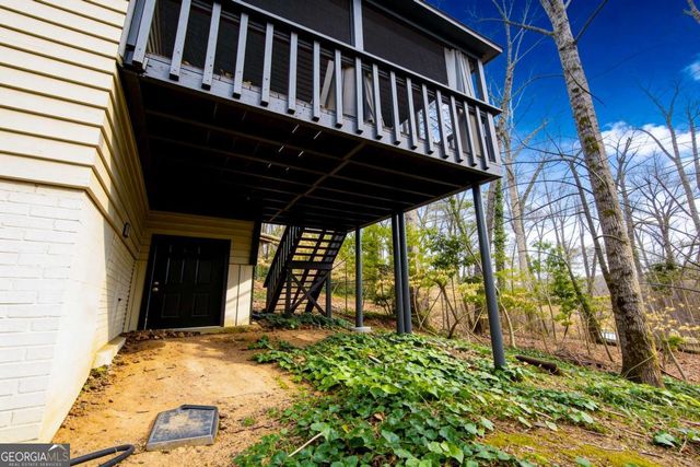 93 Skyland Drive, Roswell, GA 30075