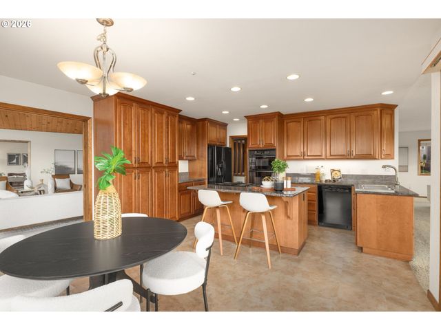 2369 PALISADES CREST Dr, Lake Oswego, OR 97034