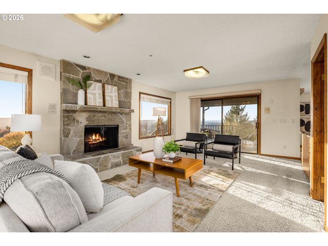 2369 PALISADES CREST Dr, Lake Oswego, OR 97034