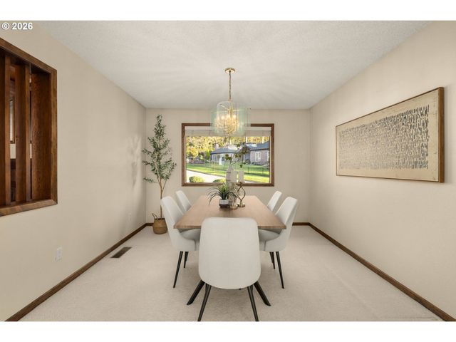 2369 PALISADES CREST Dr, Lake Oswego, OR 97034