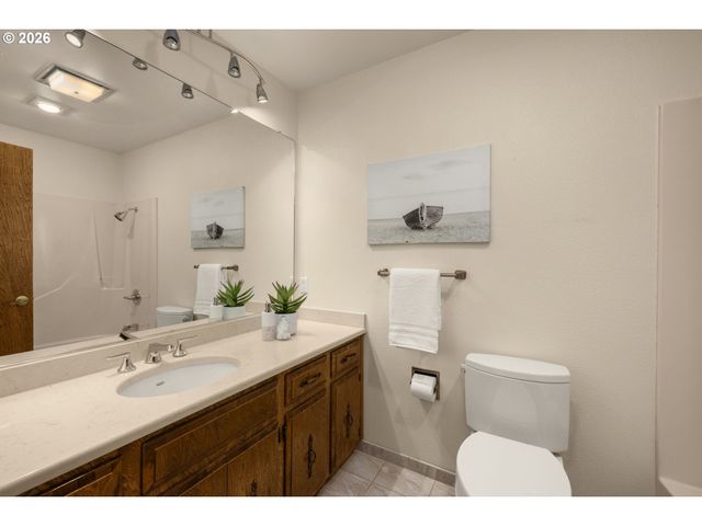 2369 PALISADES CREST Dr, Lake Oswego, OR 97034