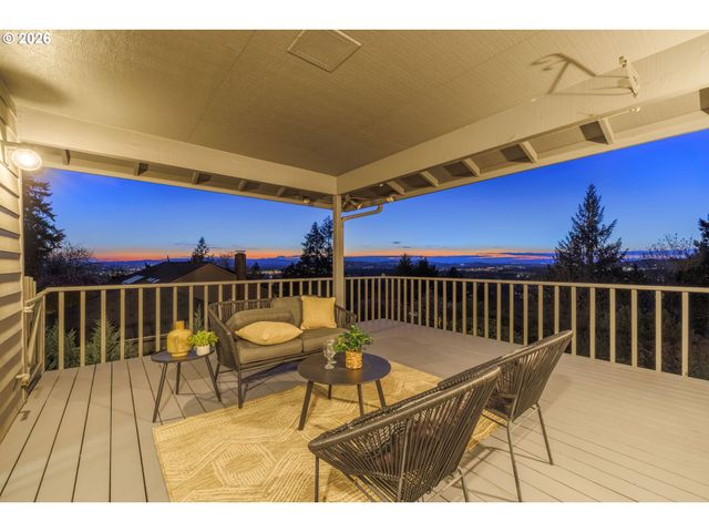 2369 PALISADES CREST Dr, Lake Oswego, OR 97034