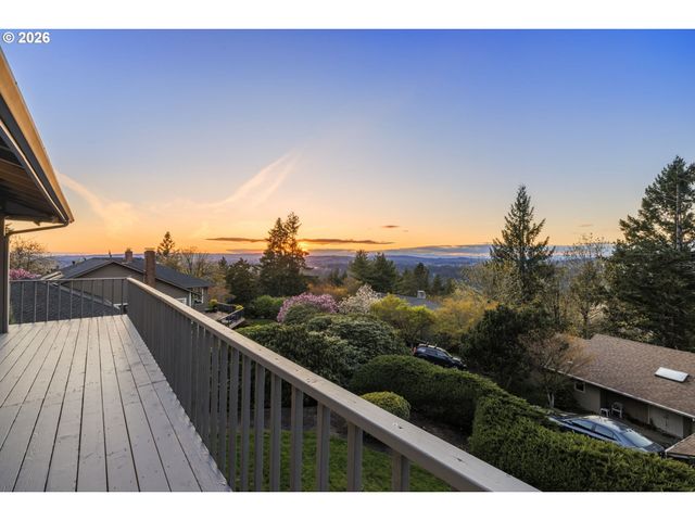 2369 PALISADES CREST Dr, Lake Oswego, OR 97034