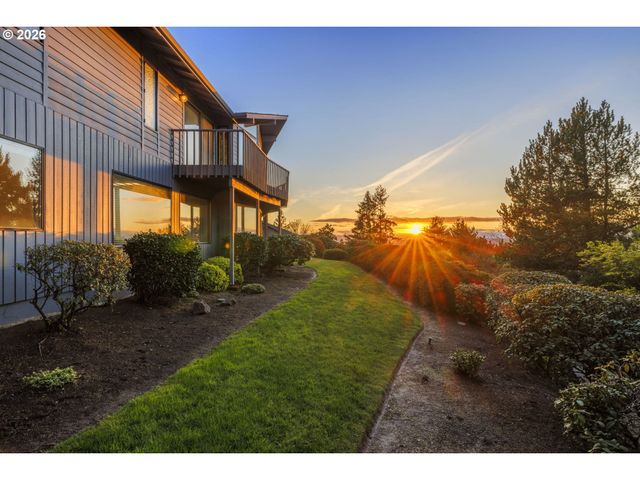 2369 PALISADES CREST Dr, Lake Oswego, OR 97034