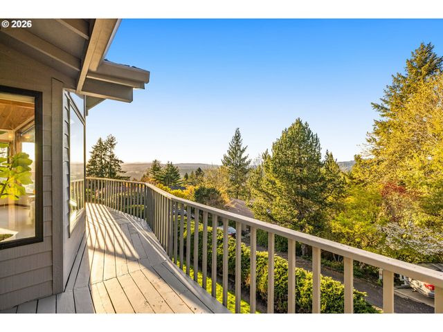 2369 PALISADES CREST Dr, Lake Oswego, OR 97034