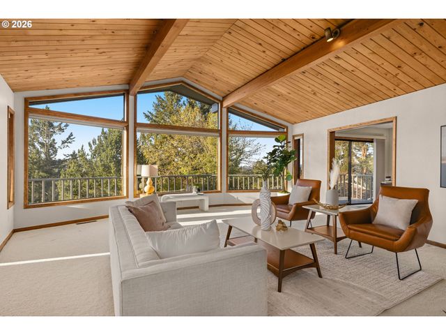 2369 PALISADES CREST Dr, Lake Oswego, OR 97034