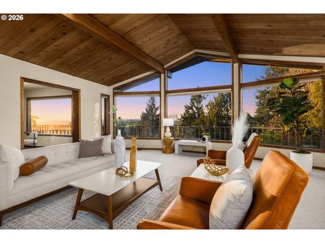 2369 PALISADES CREST Dr, Lake Oswego, OR 97034