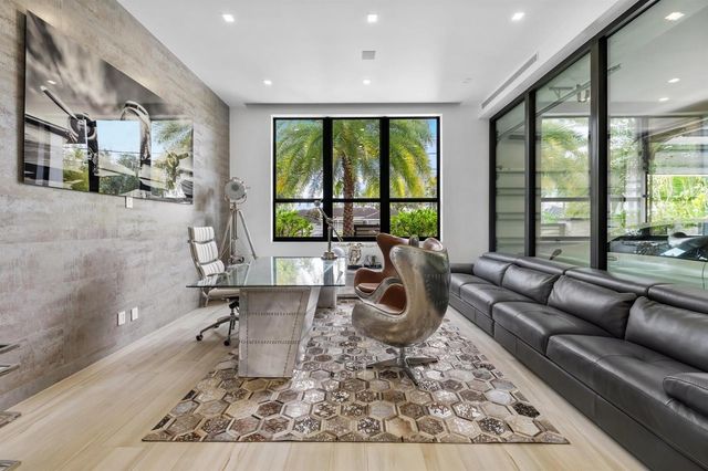 2437 Delmar Place, Fort Lauderdale, FL 33301