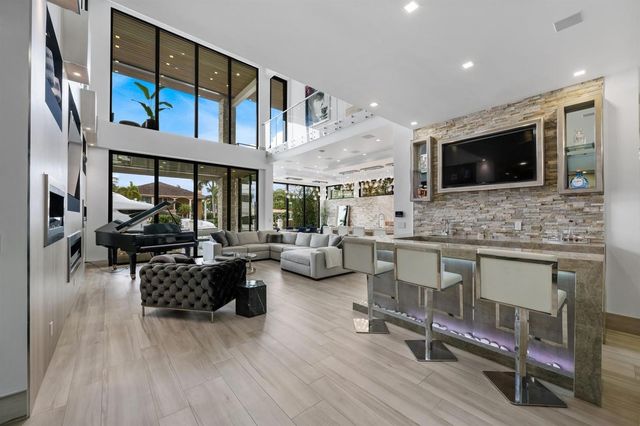 2437 Delmar Place, Fort Lauderdale, FL 33301