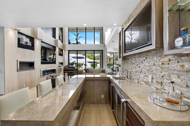 2437 Delmar Place, Fort Lauderdale, FL 33301