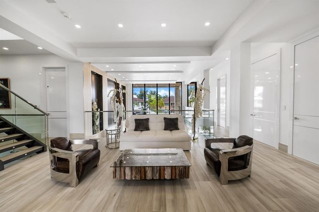 2437 Delmar Place, Fort Lauderdale, FL 33301