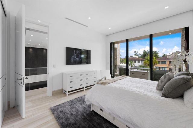 2437 Delmar Place, Fort Lauderdale, FL 33301