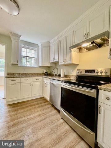 712 WOODSDALE RD, Wilmington, DE 19809