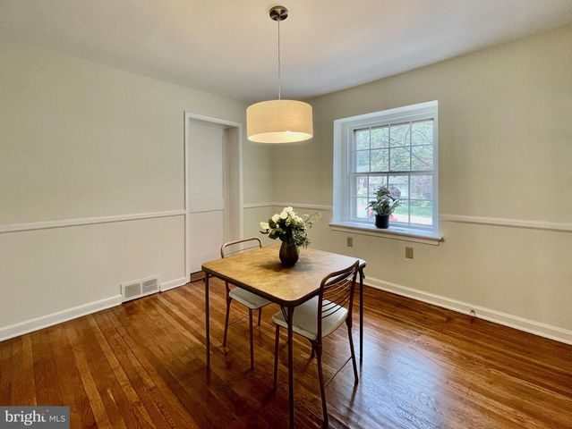 712 WOODSDALE RD, Wilmington, DE 19809