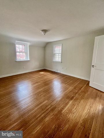 712 WOODSDALE RD, Wilmington, DE 19809