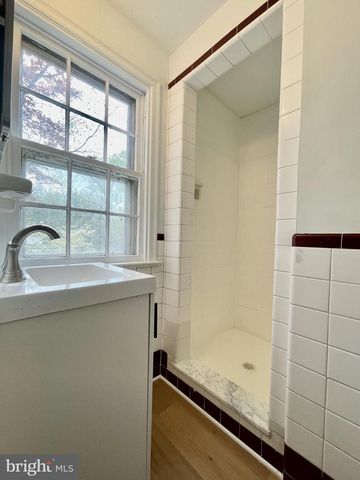 712 WOODSDALE RD, Wilmington, DE 19809