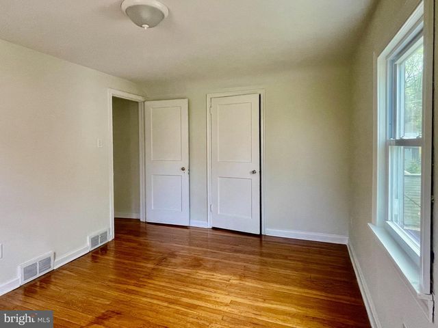 712 WOODSDALE RD, Wilmington, DE 19809