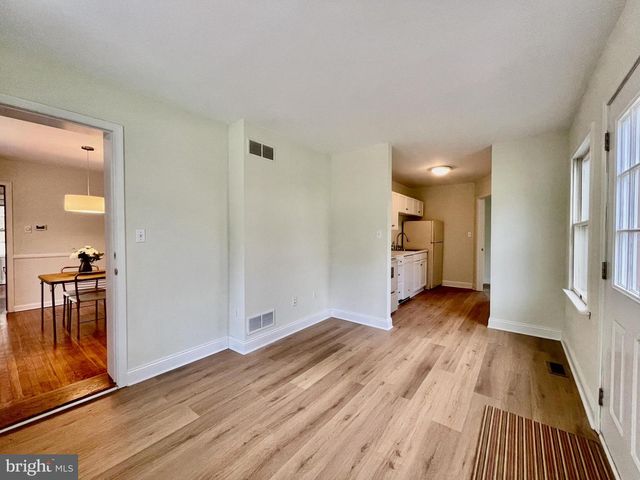 712 WOODSDALE RD, Wilmington, DE 19809