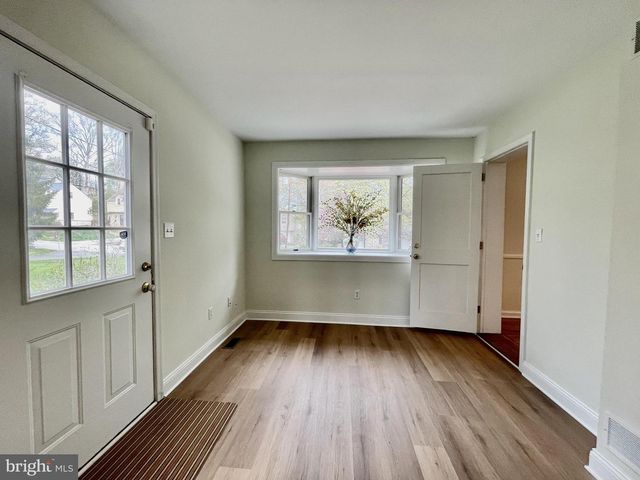 712 WOODSDALE RD, Wilmington, DE 19809