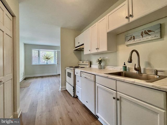 712 WOODSDALE RD, Wilmington, DE 19809